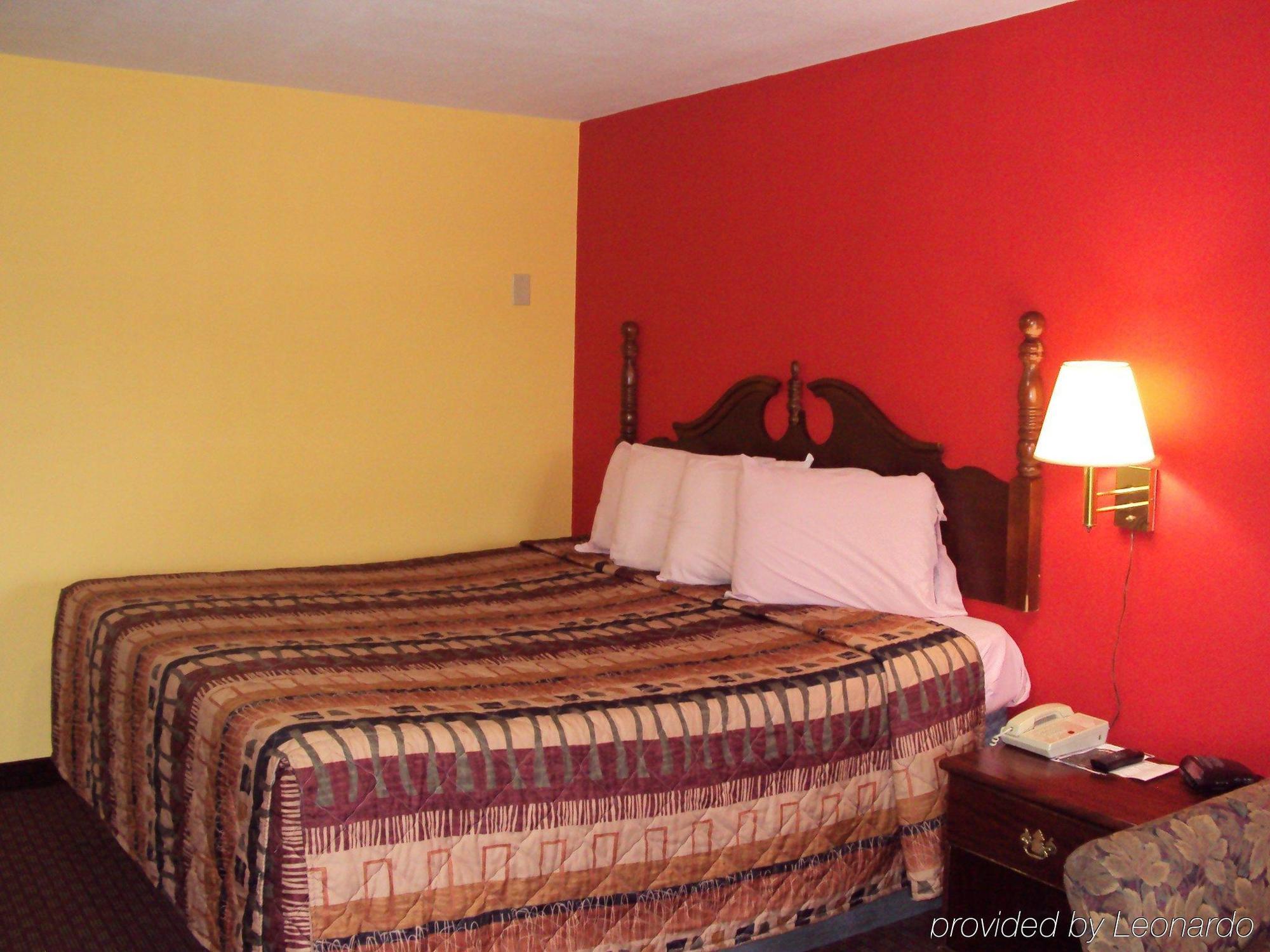 Sunrise Inn - Brownsville Стая снимка