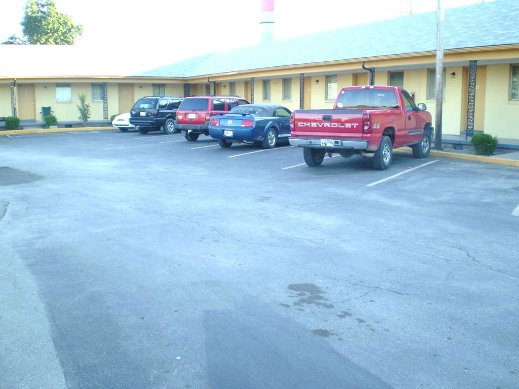 Sunrise Inn - Brownsville Екстериор снимка