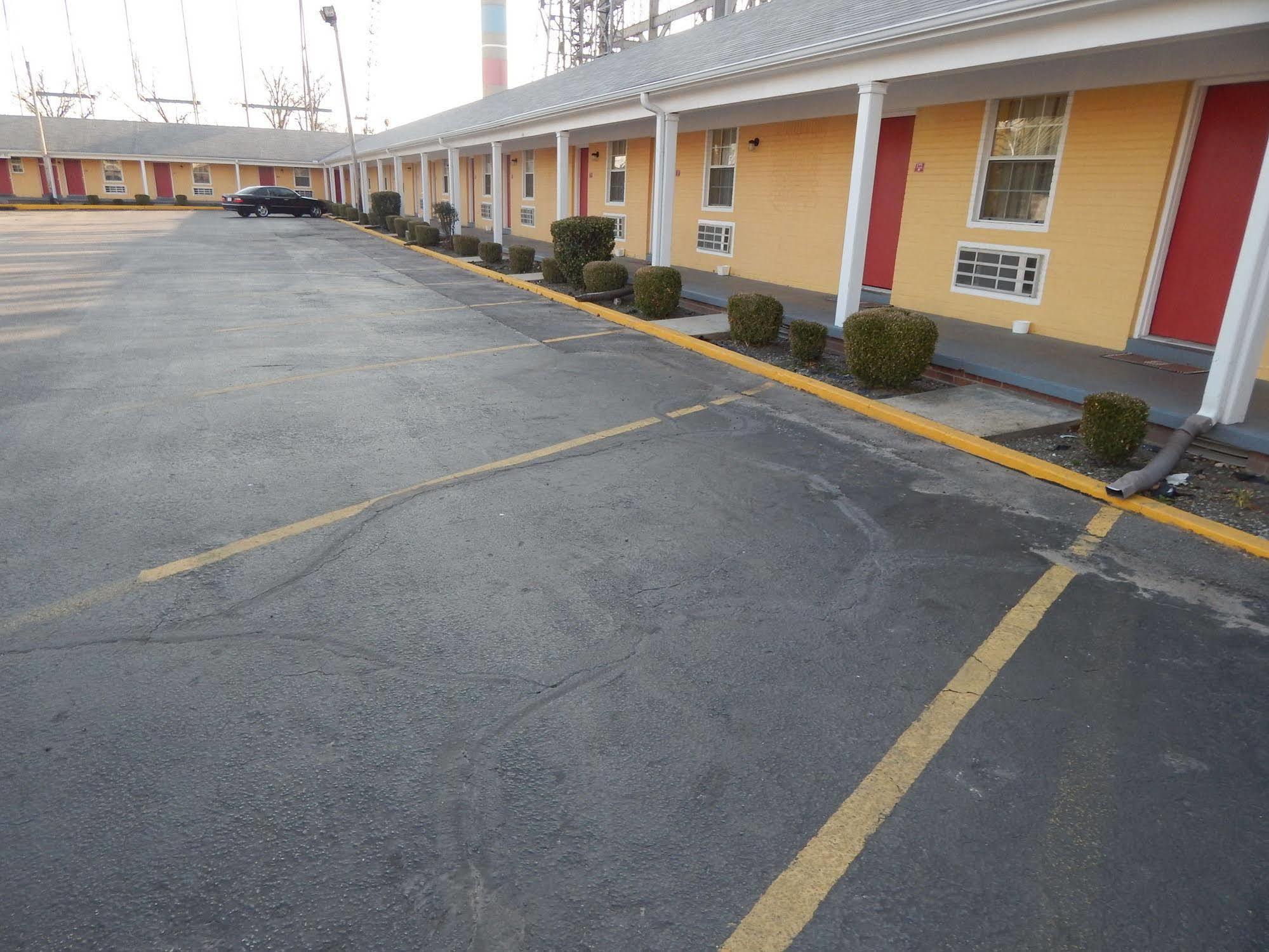 Sunrise Inn - Brownsville Екстериор снимка
