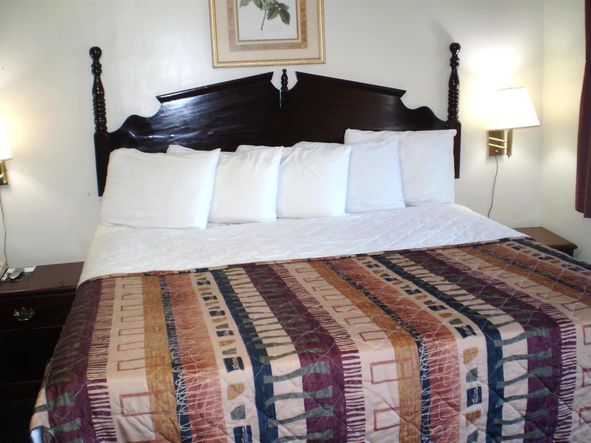 Sunrise Inn - Brownsville Екстериор снимка