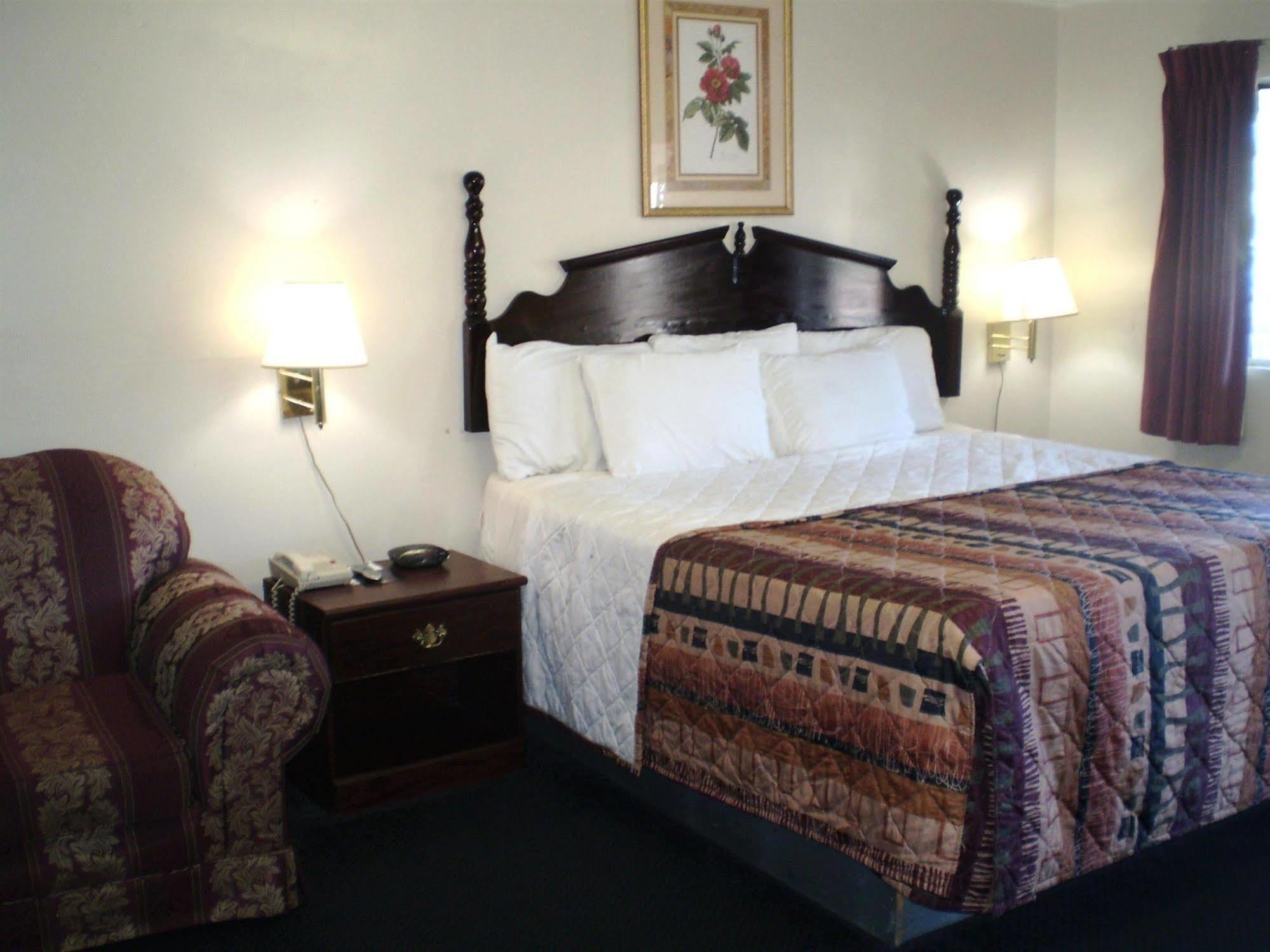 Sunrise Inn - Brownsville Екстериор снимка