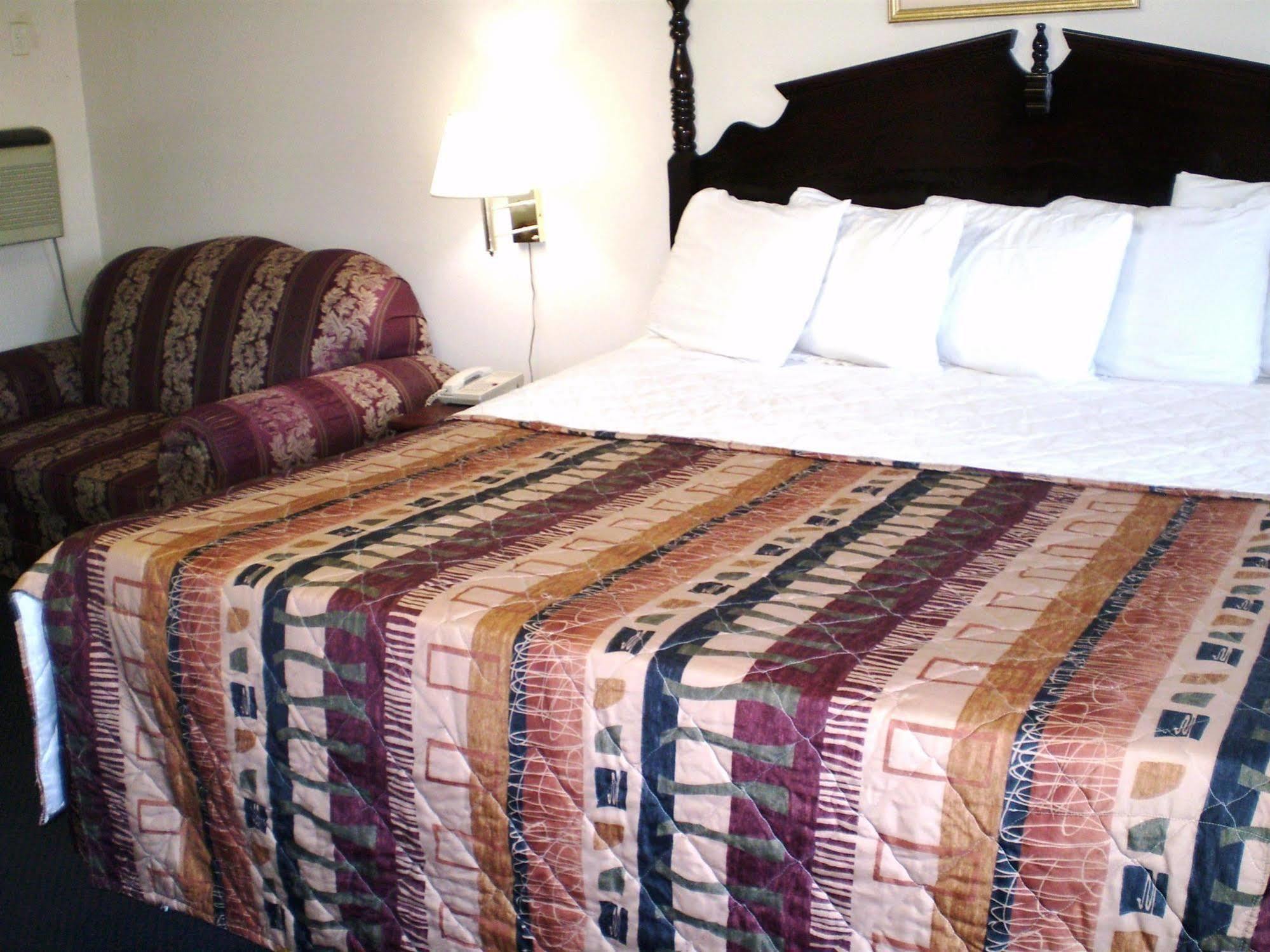 Sunrise Inn - Brownsville Екстериор снимка